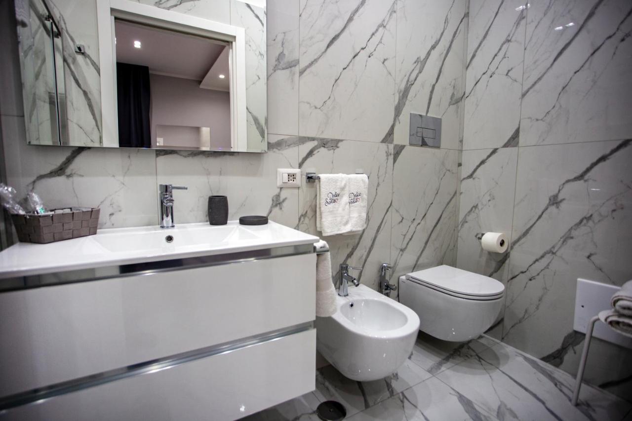 Lady Mary'S Luxury Suites Napels Buitenkant foto