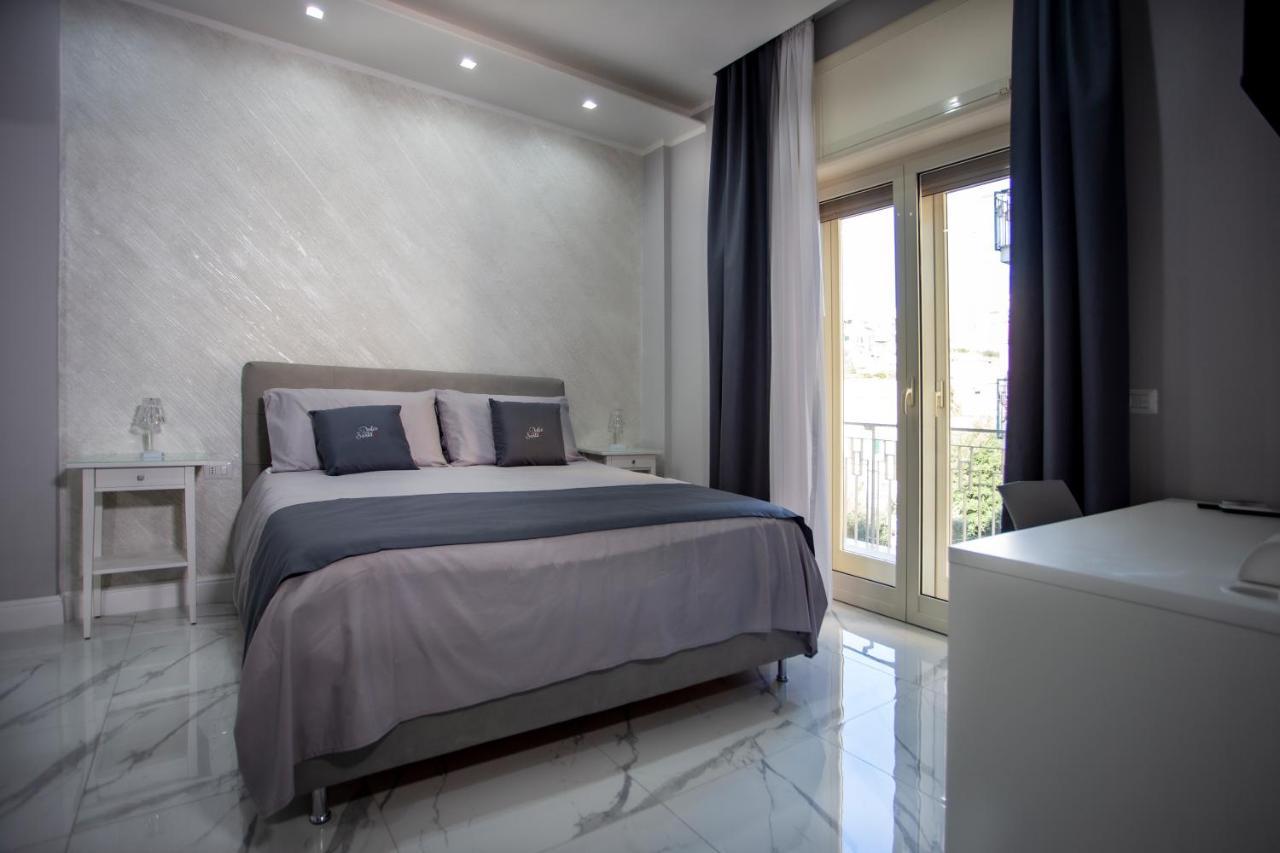 Lady Mary'S Luxury Suites Napels Buitenkant foto
