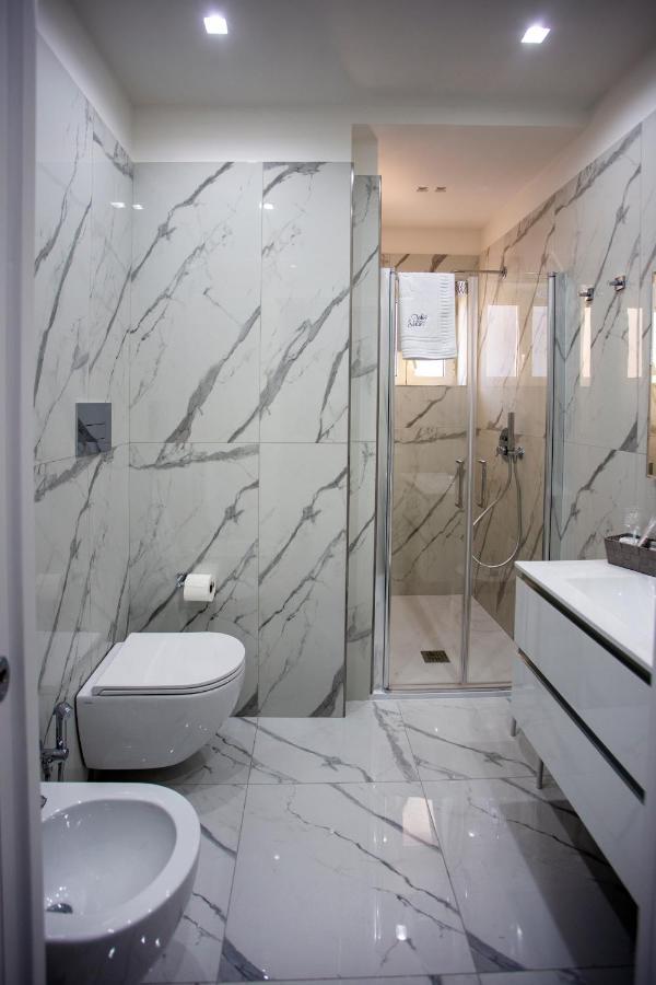 Lady Mary'S Luxury Suites Napels Kamer foto