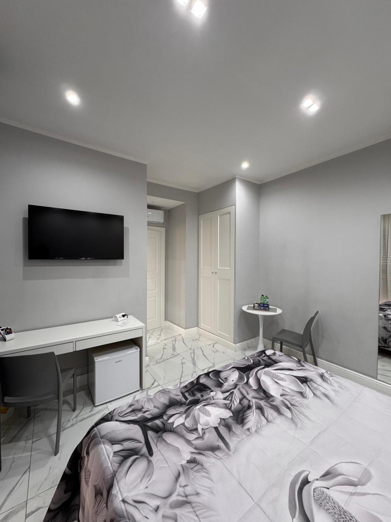 Lady Mary'S Luxury Suites Napels Buitenkant foto